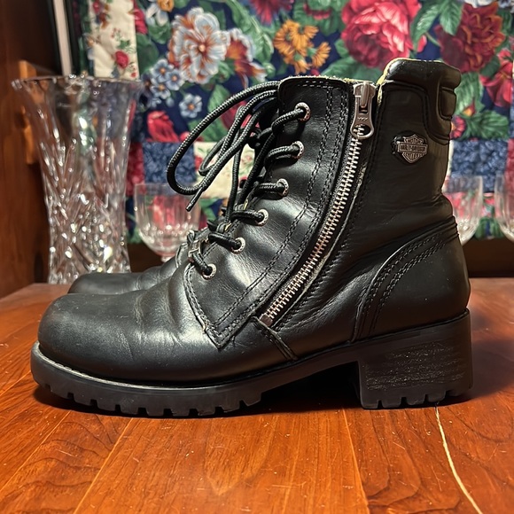 Harley-Davidson woman’s size 9 black leather boots. - Picture 5 of 12